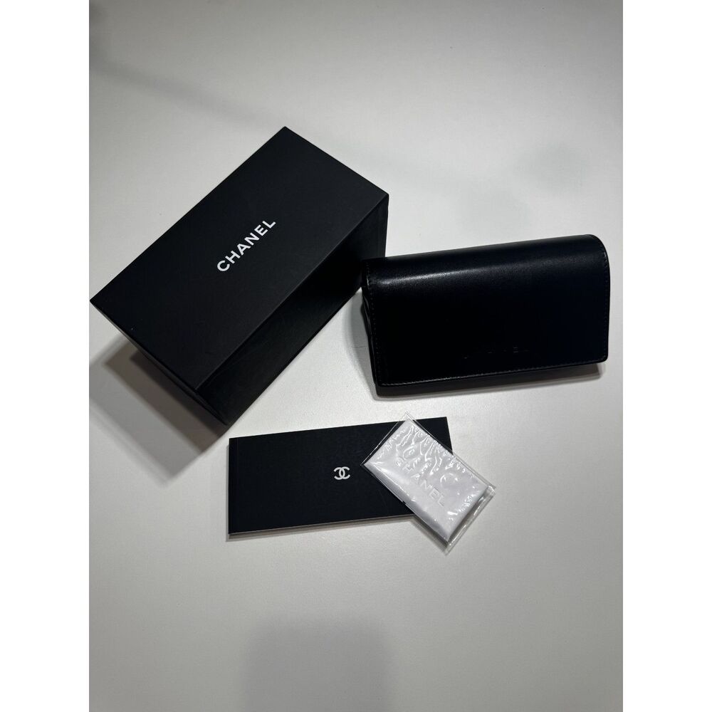 Chanel authentic sunglass case - quilted - black